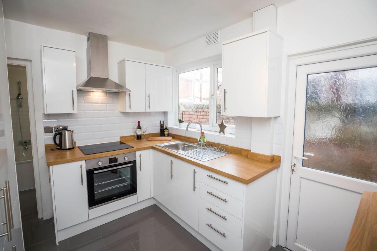 Spacious, Modern 4 Bed House Close To City Centre Честер Екстер'єр фото